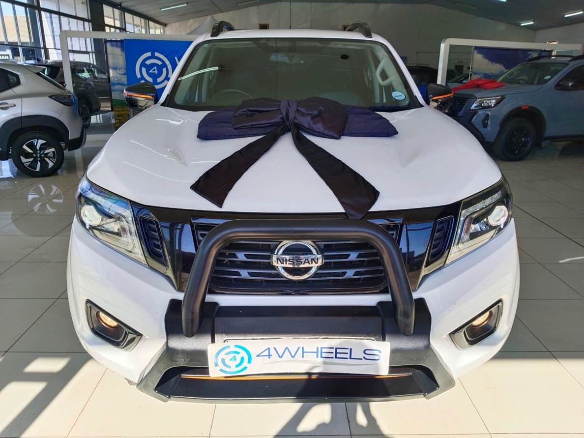 2020 Nissan Navara 2.3D Stealth Double Cab 4×4 Auto