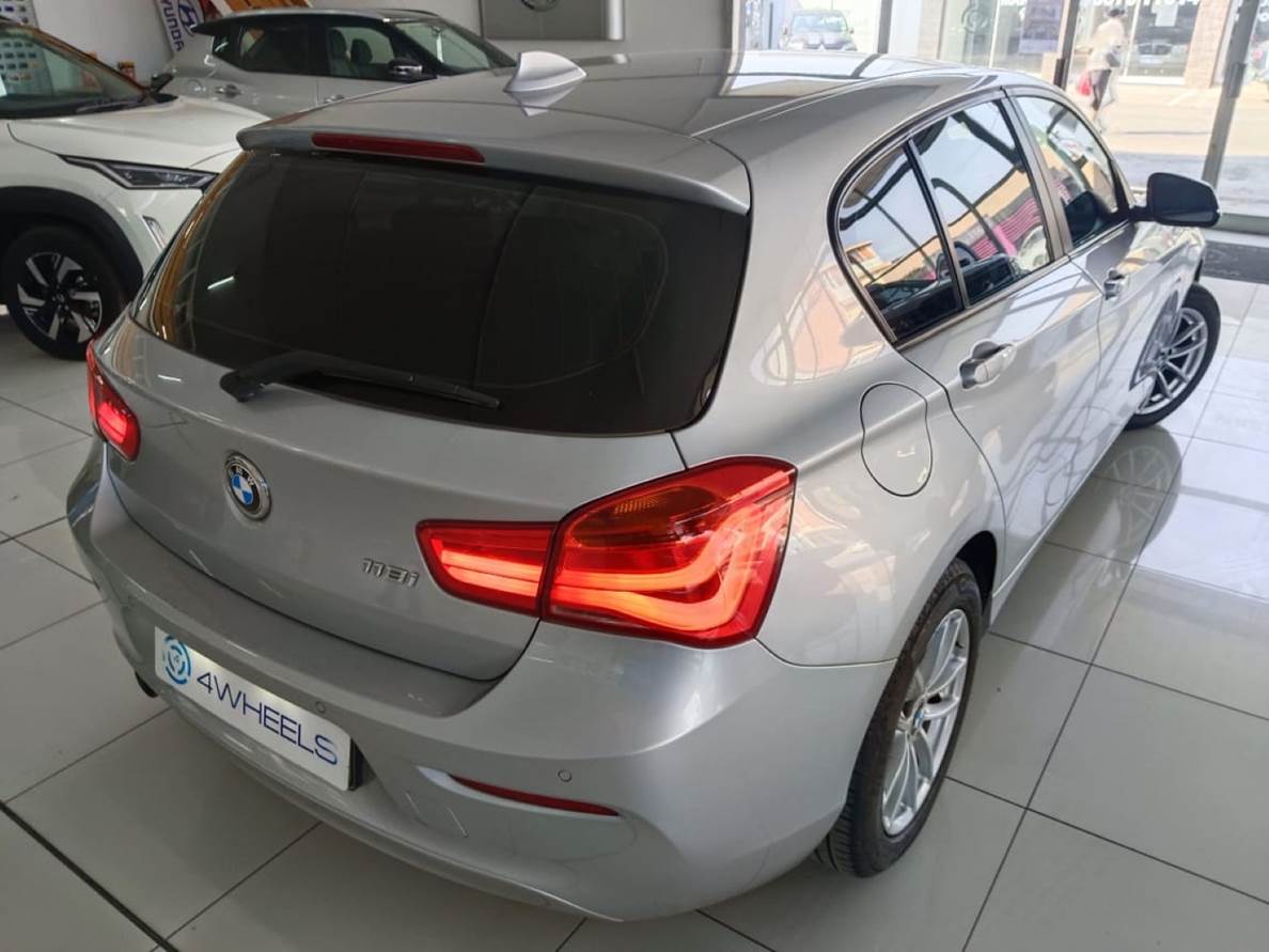 2015 BMW 118i (F20) 5 Door Steptronic