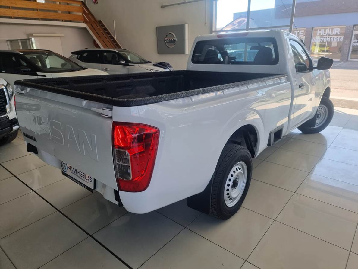 2025 Nissan Navara 2.5 DDTi XE