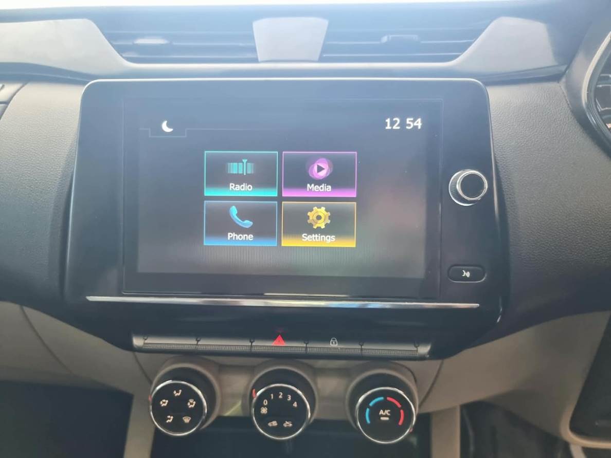 2024 Renault Triber 1.0 Zen