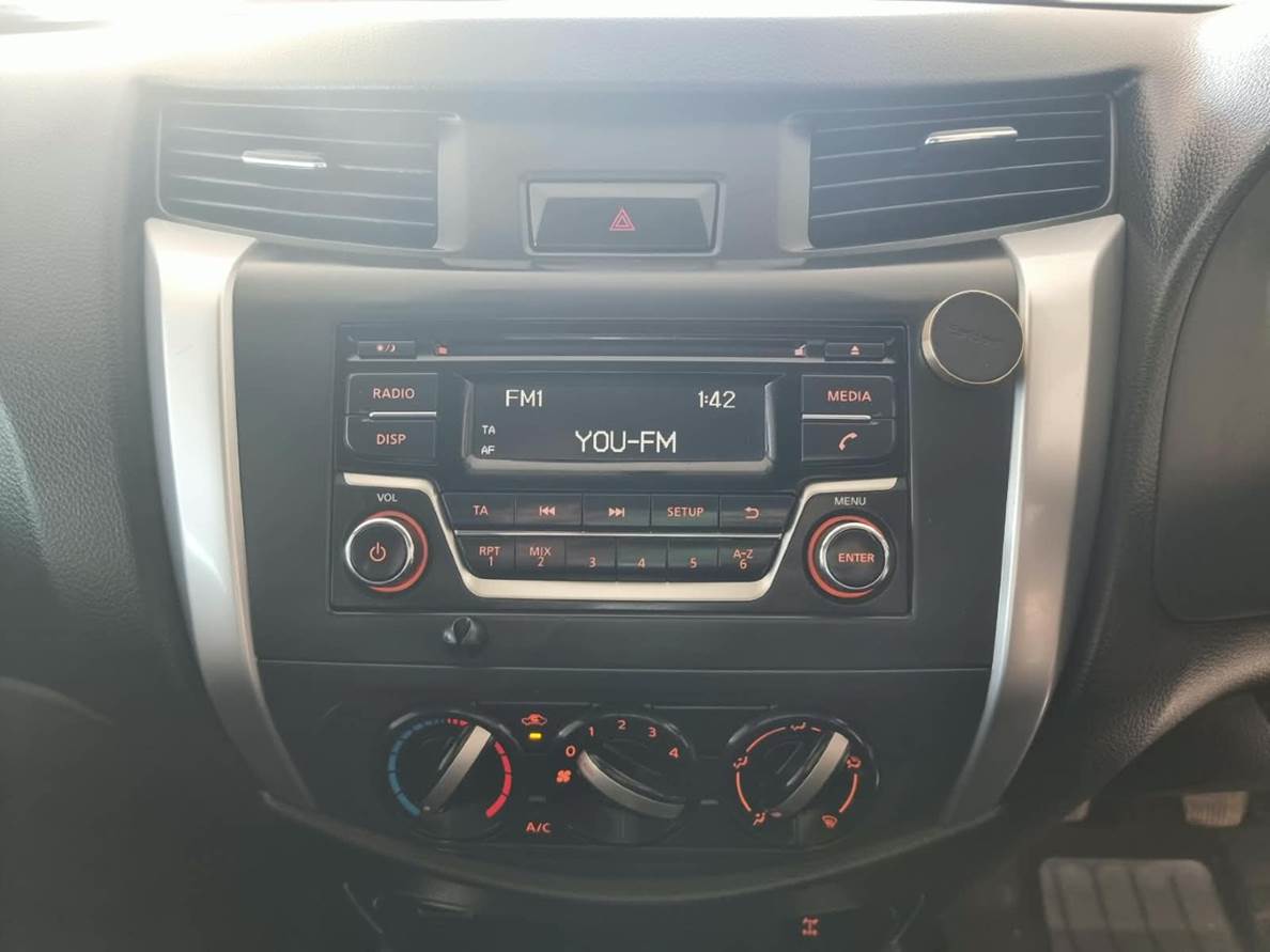 2022 Nissan Navara 2.5 DDTi SE