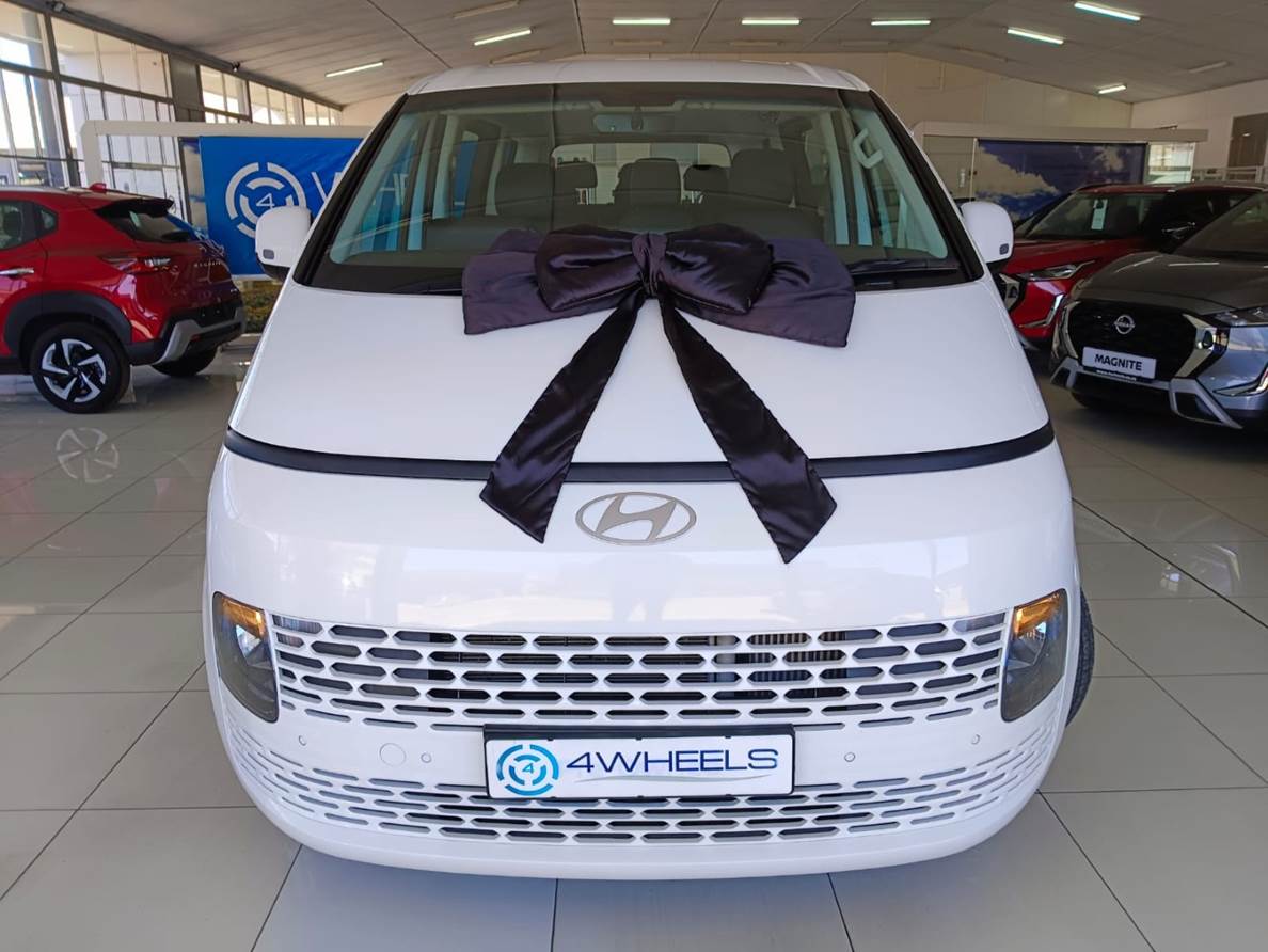 2024 Hyundai Staria 2.2D Executive (9 Seater)