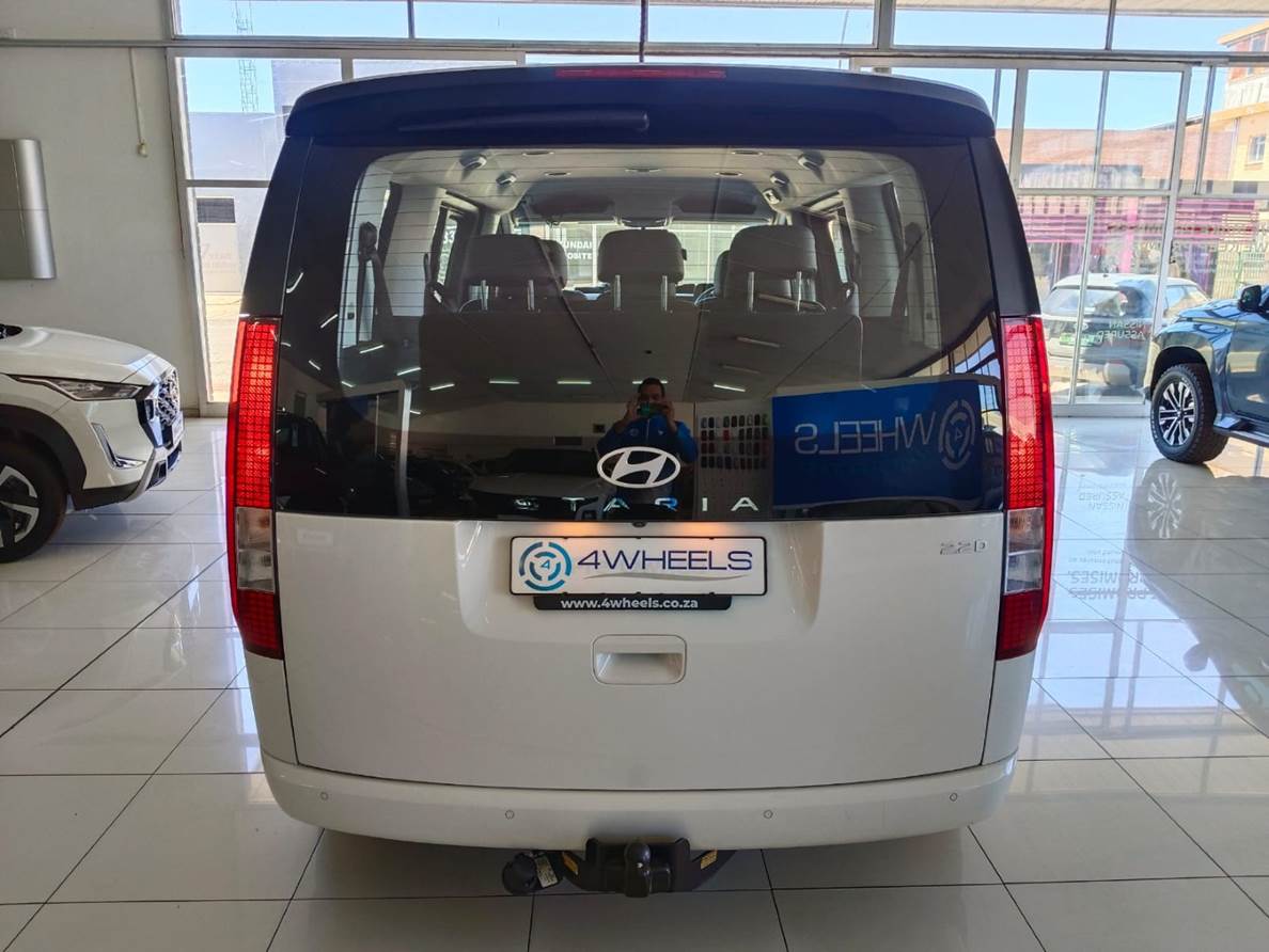 2024 Hyundai Staria 2.2D Executive (9 Seater)