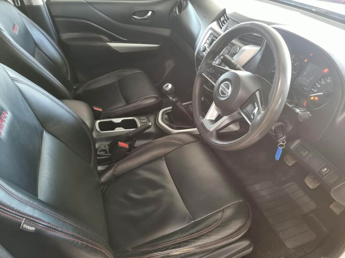 2022 Nissan Navara 2.5 DDTi SE