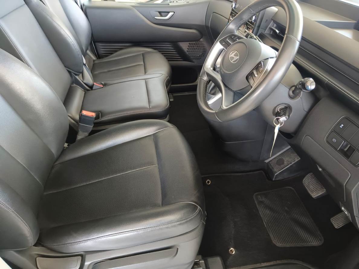 2024 Hyundai Staria 2.2D Executive (9 Seater)